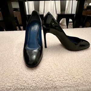 SAINT LAURENT YSL Black Patent Round Toe Heels Size 38